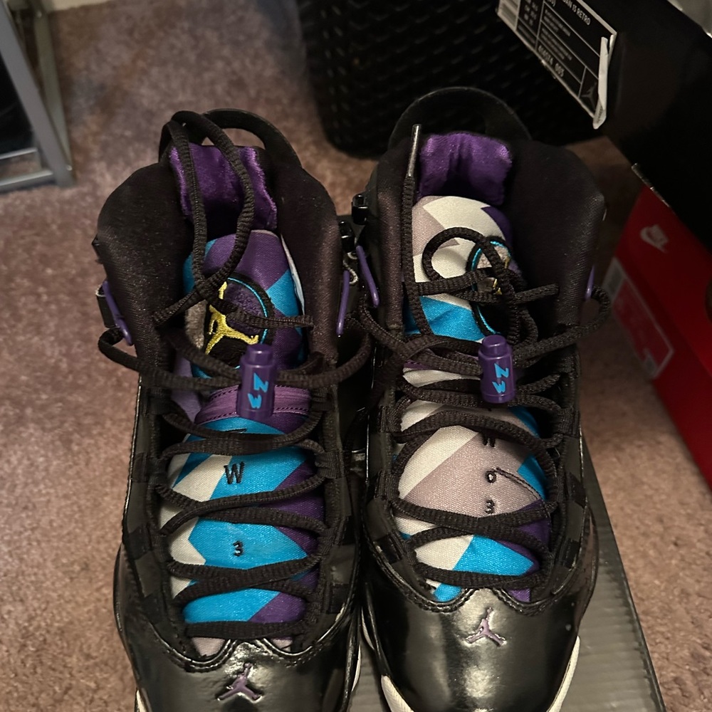 Aqua Jordan 6 rings size 4.5